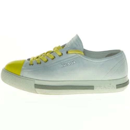 Prada sneakers med gule snørebånd fra Prada (str. 37)