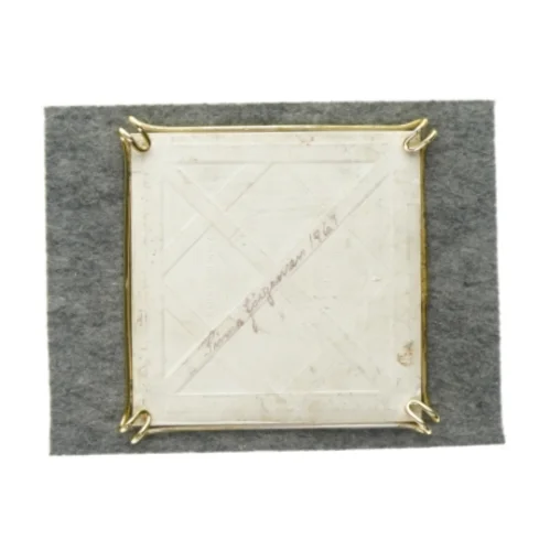 Dekorativt fad  fra Ukendt (str. LBH:16,5x16,5x2cm)