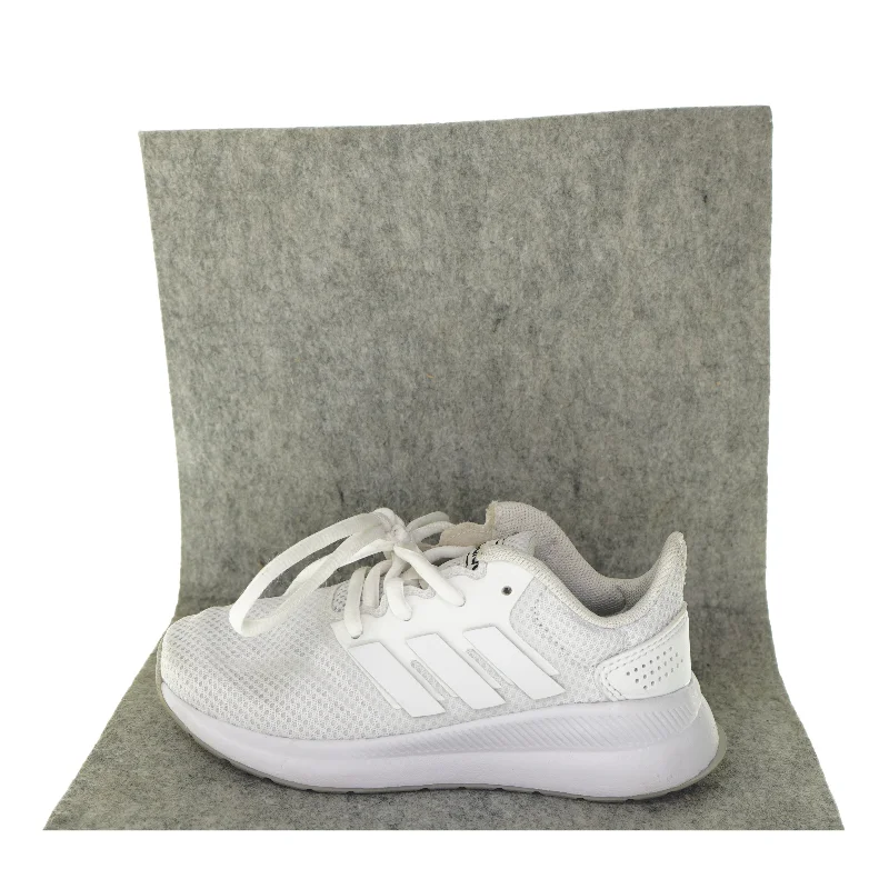 Sko fra Adidas (str. 28)