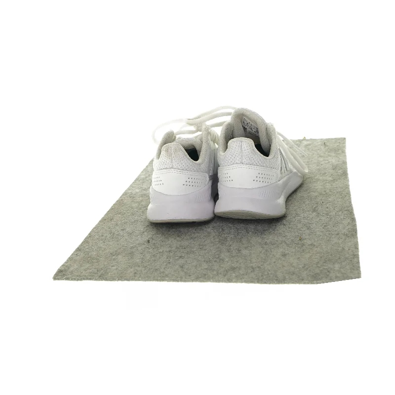 Sko fra Adidas (str. 28)