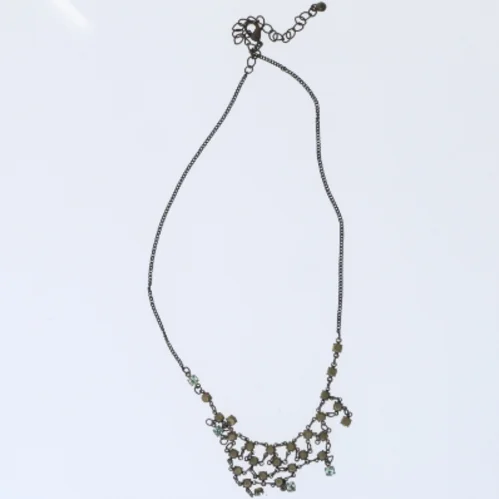 Halskæde med sten (str. 48 cm)