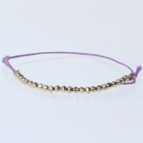 Perlearmbånd med lilla snor (str. Ø 6,5 cm)