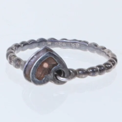 Sølvring med hjertevedhæng (str. 54 mm)