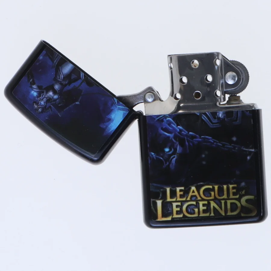 League of Legends lighter fra Earth (str. 5,5x4 cm)