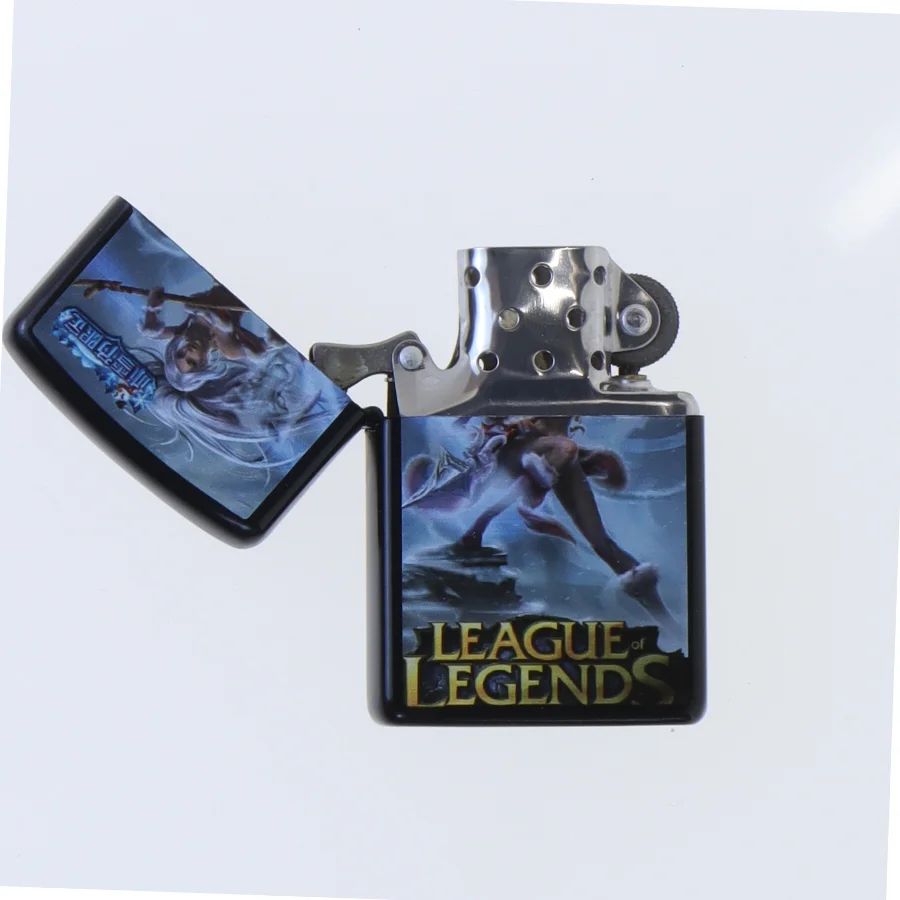 Zippo lighter med League of Legends tema fra Earth (str. 5,5x4 cm)