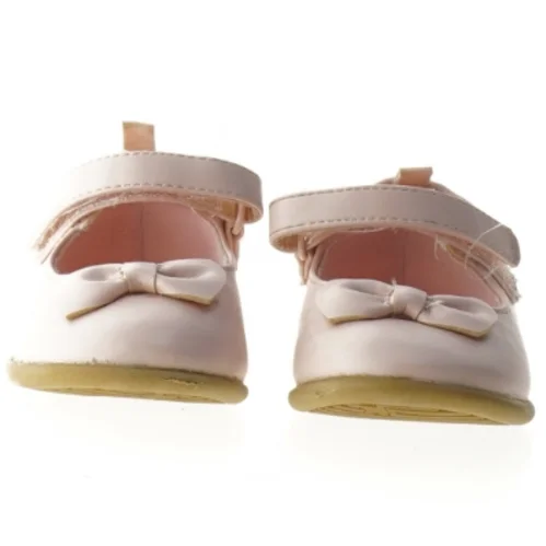 Rosa babypigesko med sløjfe fra H&M (str. 20-21 )