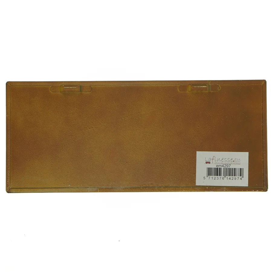 Vægskilt med tekst fra Lafinesse (str. 30,5x13 cm)