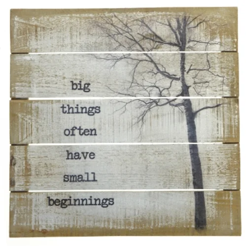 Trævægdekoration med citat fra Lafinesse (str. 39x39 cm)