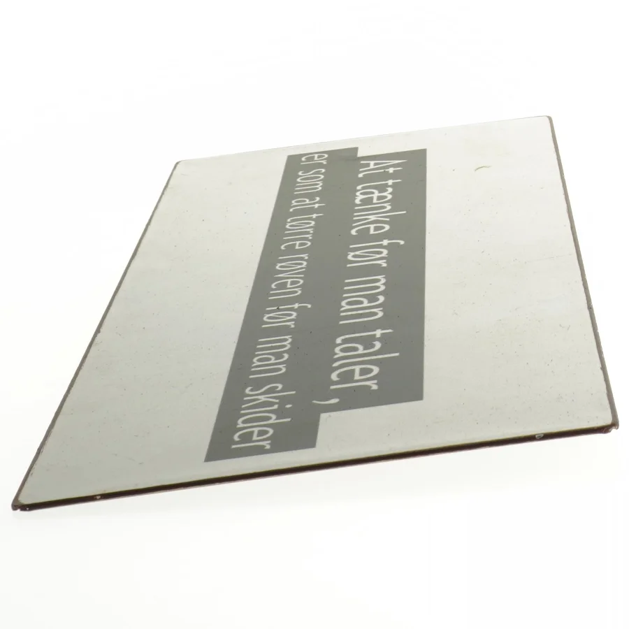 Metalskilt med citat (str. 30 x 13 cm)