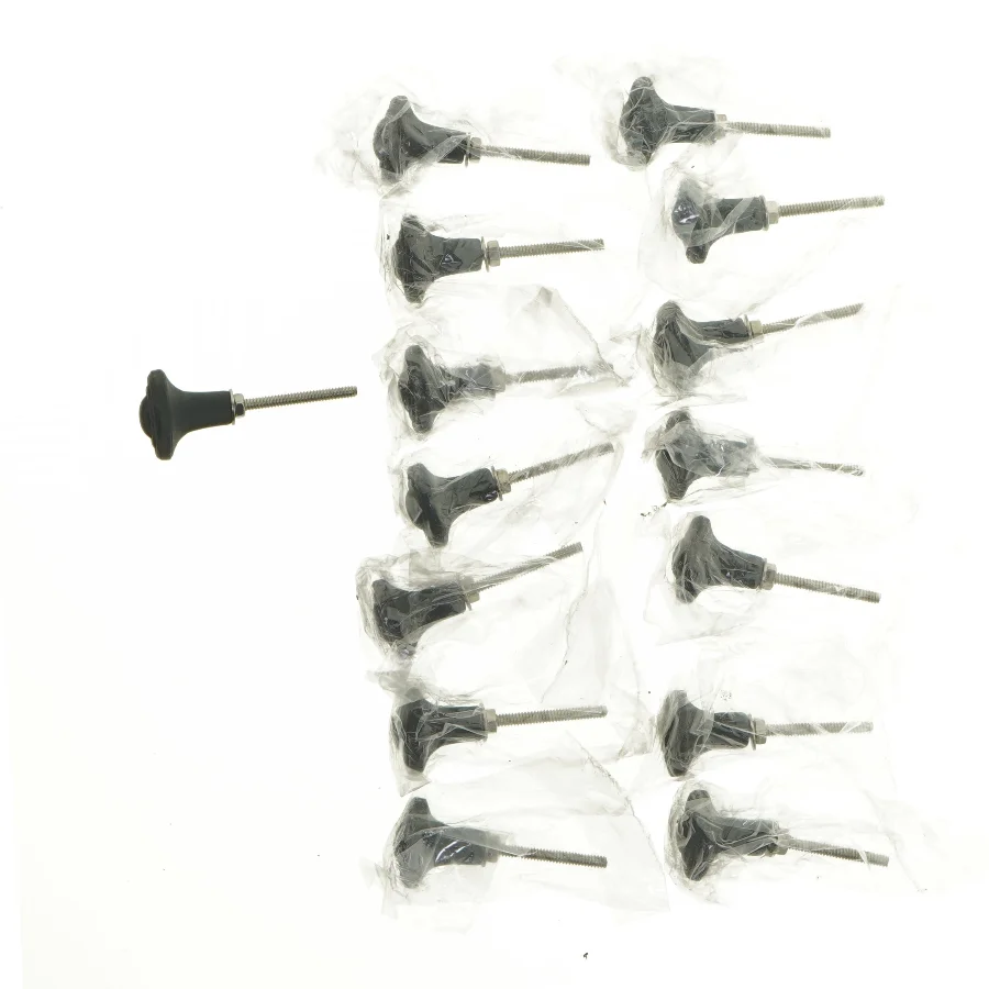 Møbelfødder i sort (str. 6,5 x 4 cm)
