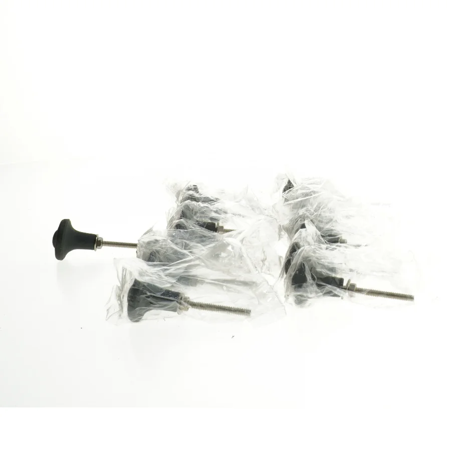 Møbelfødder i sort (str. 6,5 x 4 cm)