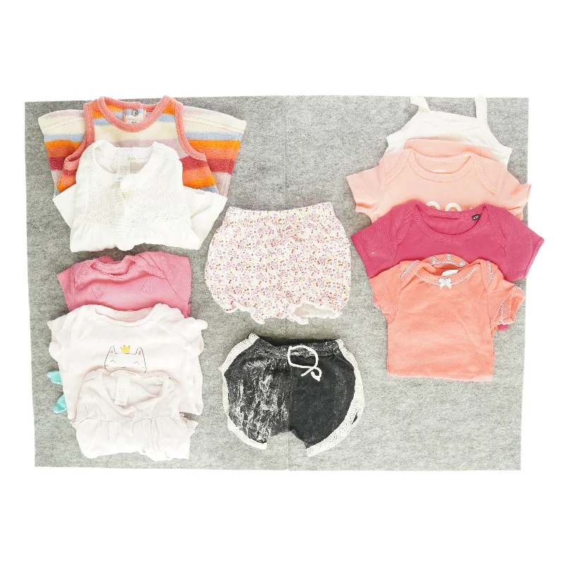 Forskelligt børnetøj (str. 62/68)