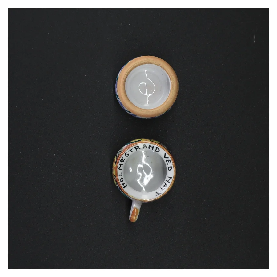 Håndmalede keramikkrus og sukkerskål (str. 5 x 3 cm)