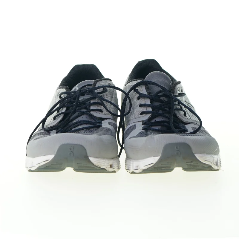 Trainers fra OnRunning (str. 48)