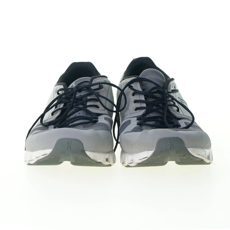Trainers fra OnRunning (str. 48)