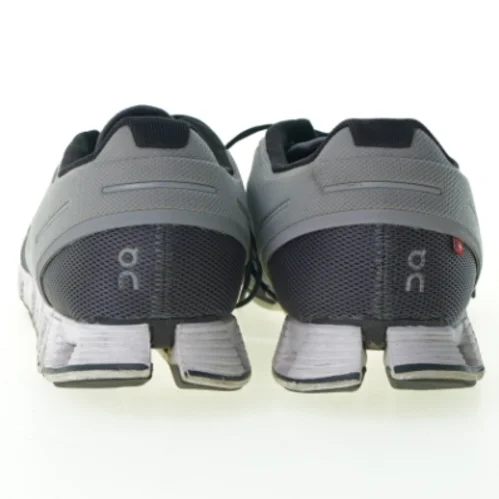 Trainers fra OnRunning (str. 48)