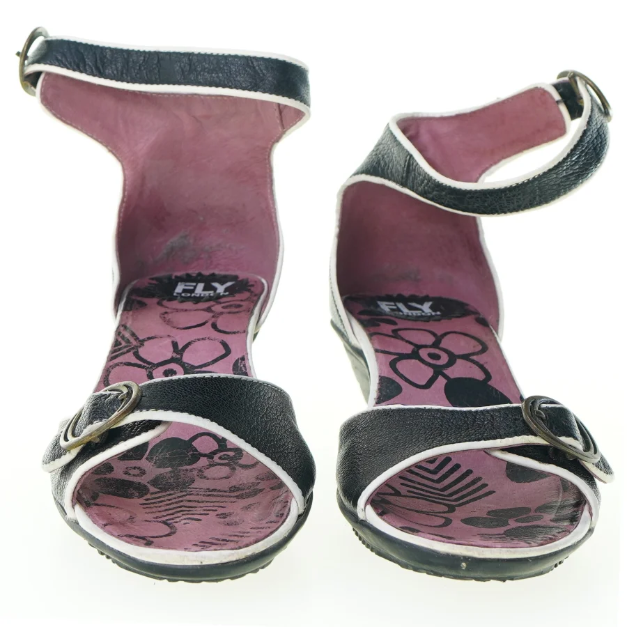 Sandal fra Fly London (str. 38)