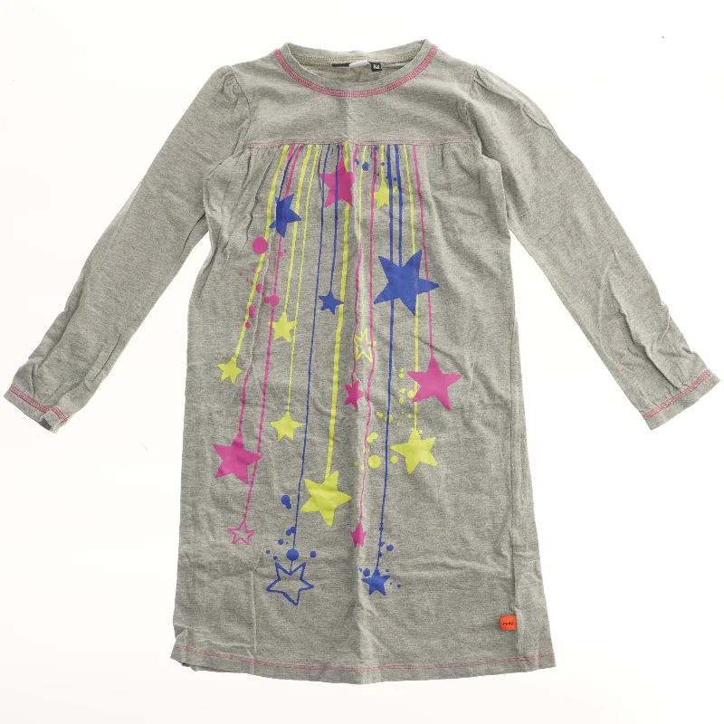 Langærmet kjole med stjernedesign fra Molo (str. 122)