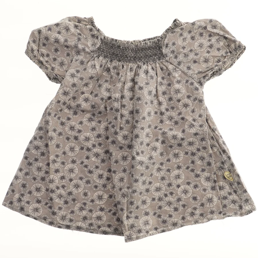 Kortærmet tunika med mønster fra Pomp de Lux (str. 122)