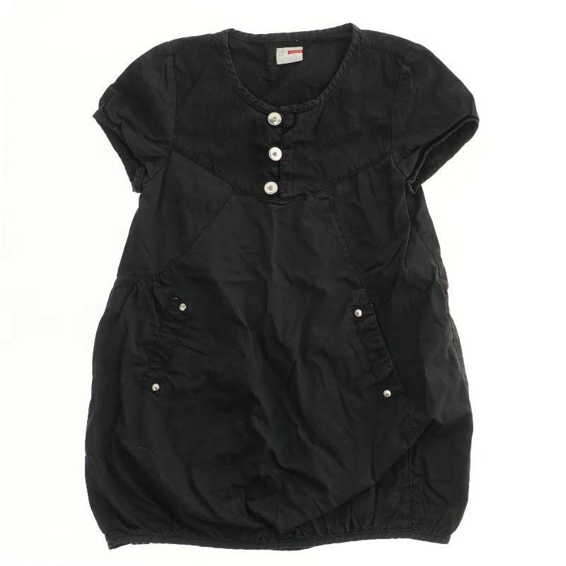 Sort kjole med korte ærmer fra Name It (str. 116)