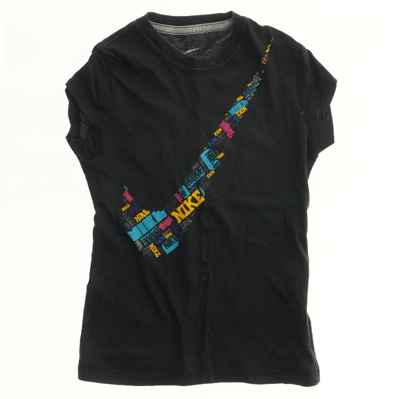 Sort T-shirt med grafisk design fra Nike (str. 116)