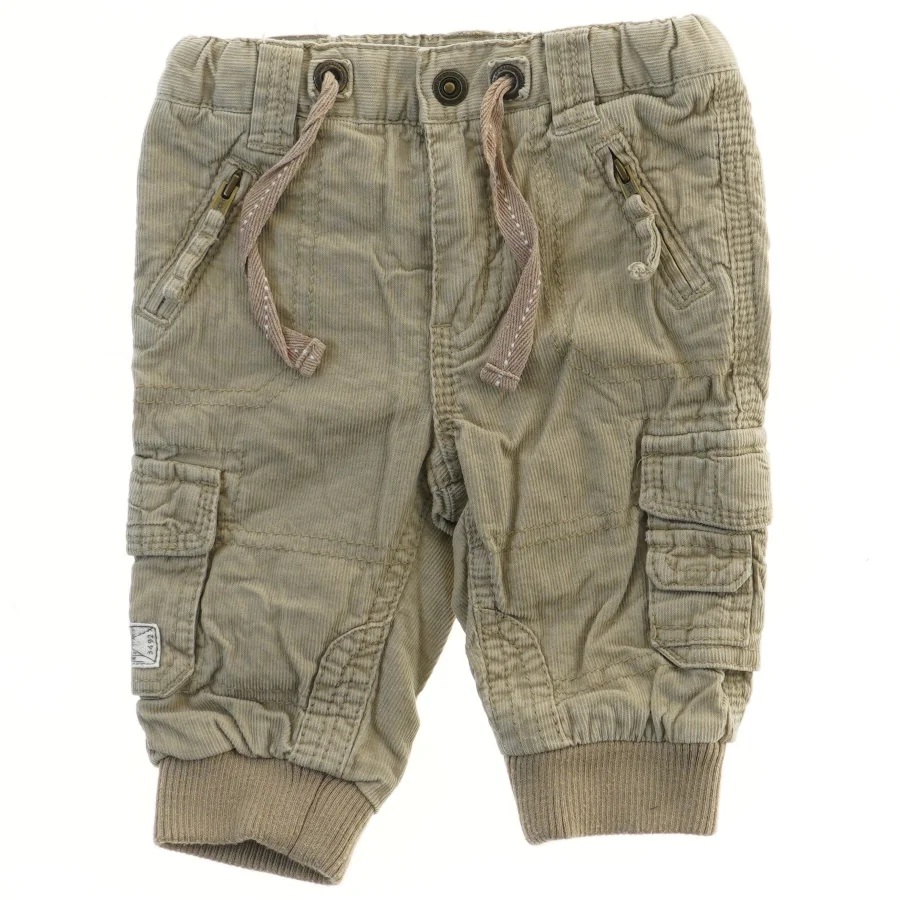 Fløjsbukser til børn fra H&M (str. 62)