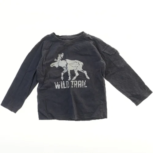 Langærmet trøje med elg fra Wheat (str. 92)