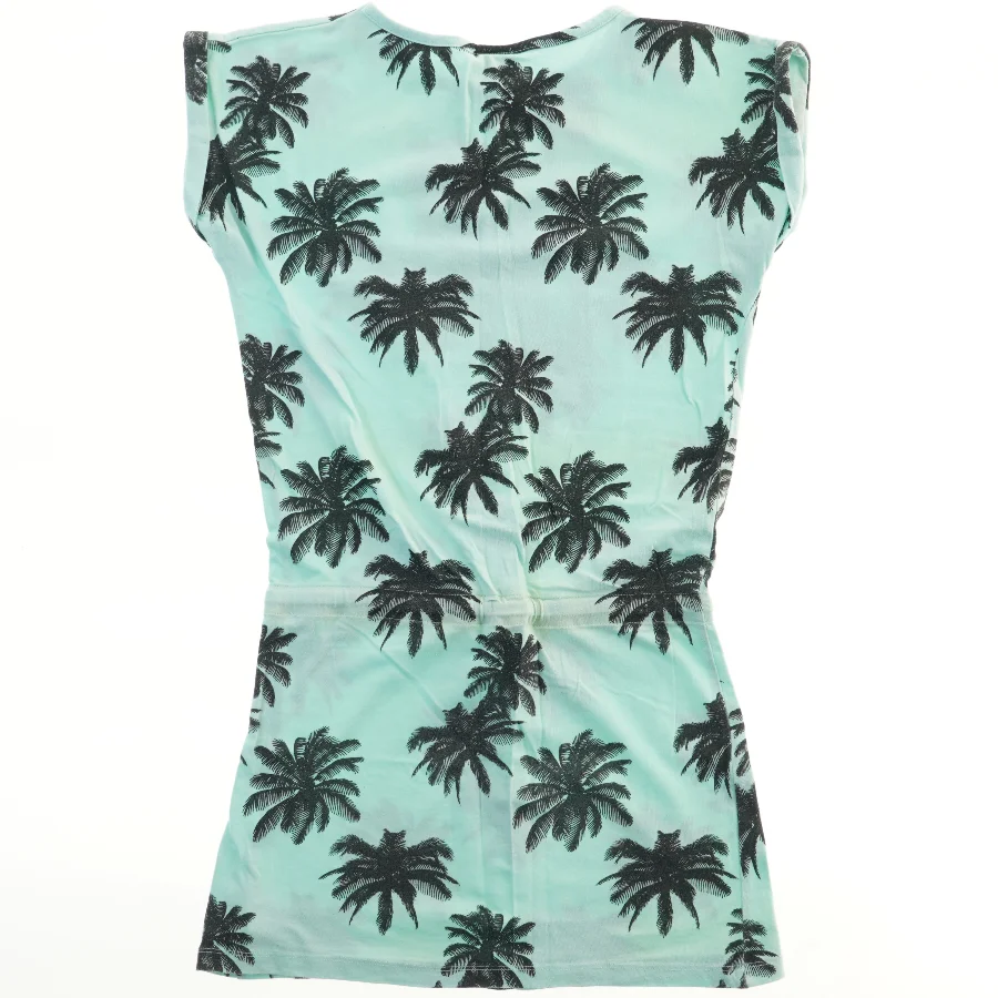 Sommerkjole med palmetryk fra Royal Rebels (str. 146)