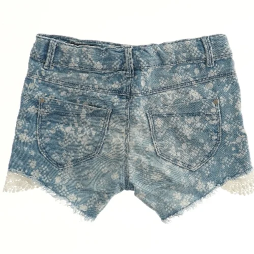 Denim shorts med blonder fra Name It (str. 128)