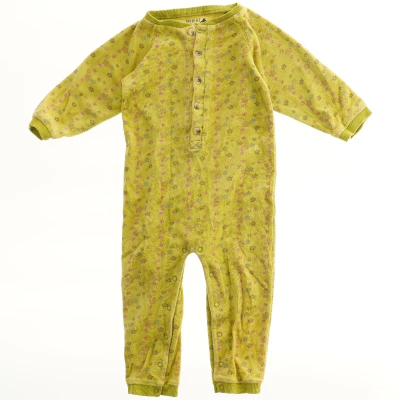 Heldragt med blomsterprint fra Wheat (str. 86)