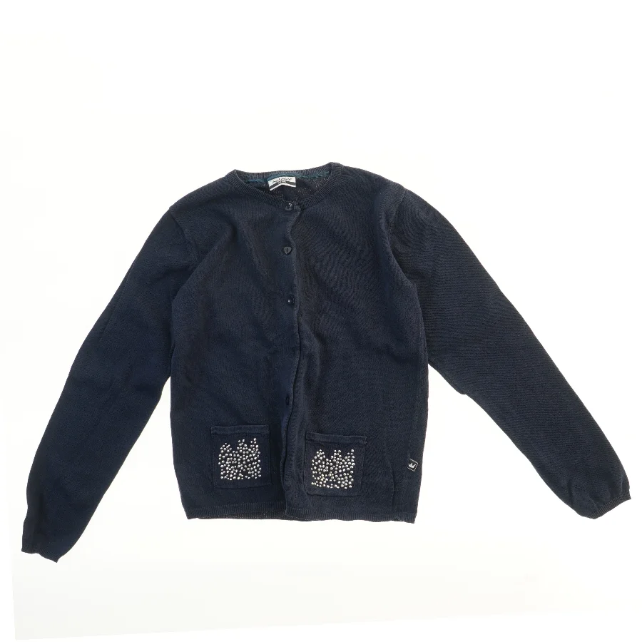 Cardigan med dekoration fra Royal Rebels (str. 140)