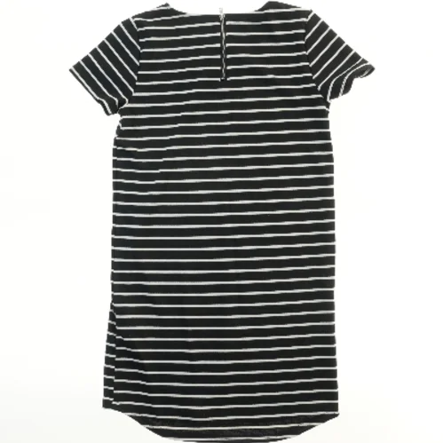 Stribet kjole fra Only (str. 146)