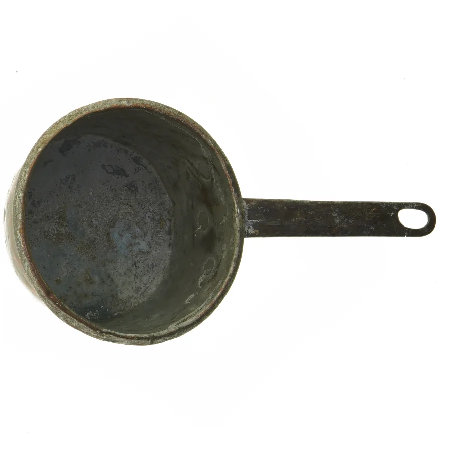 Gammel kobberkasserolle (str. Ø. 16 cm. længde, 30 cm)