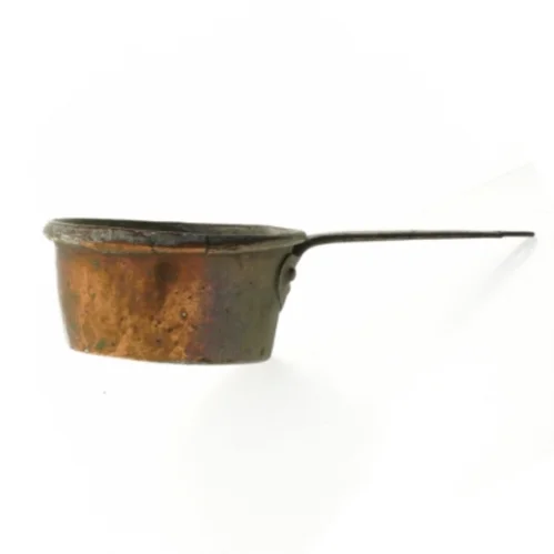 Gammel kobberkasserolle (str. Ø. 16 cm. længde, 30 cm)