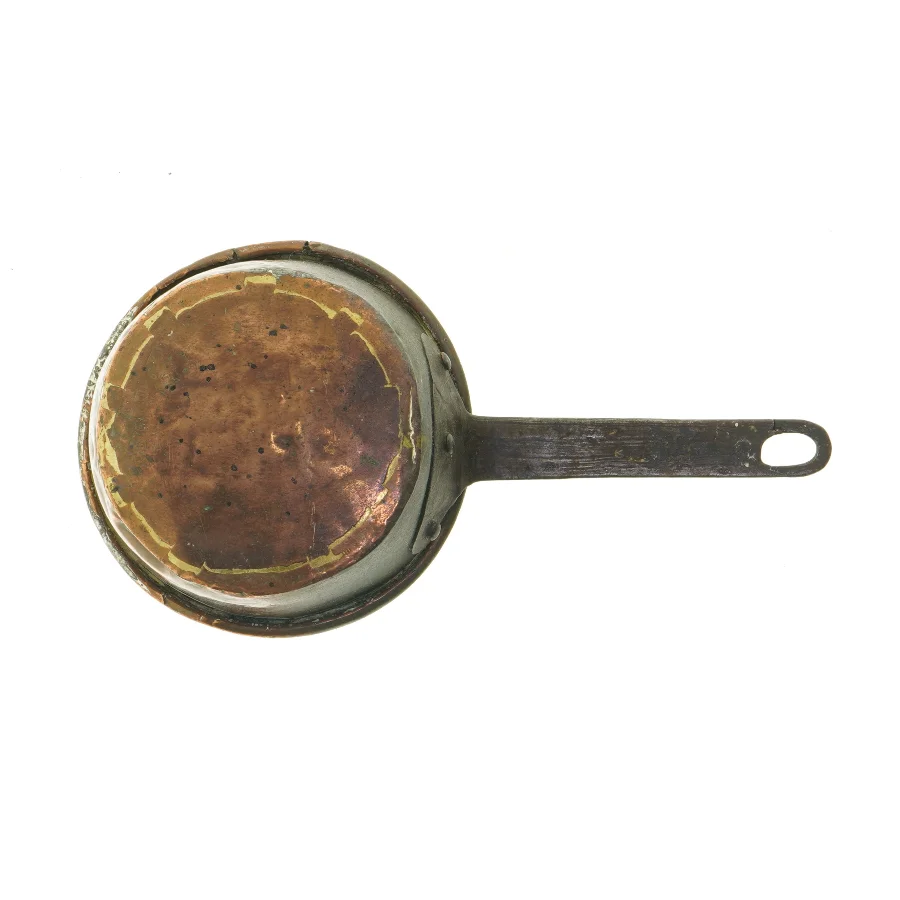 Gammel kobberkasserolle (str. Ø. 16 cm. længde, 30 cm)
