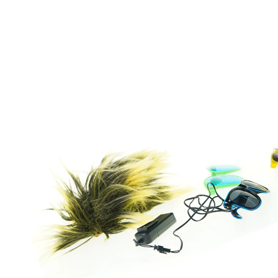 Solbriller og paryk, udklædning (str. Blandet)