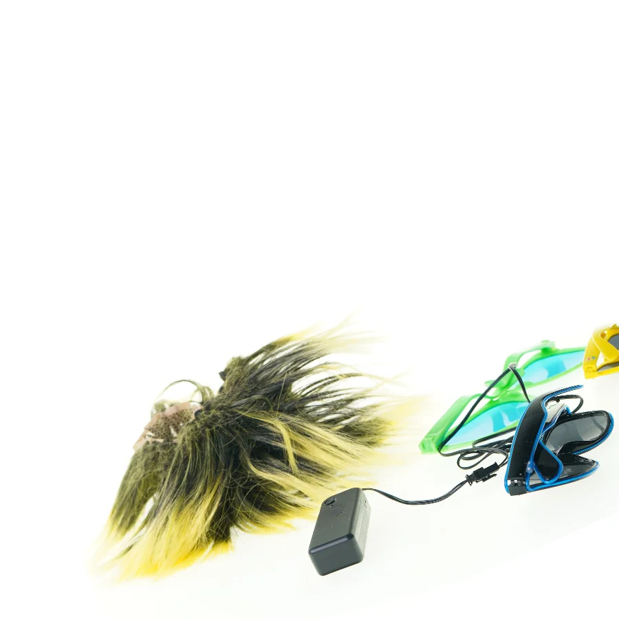 Solbriller og paryk, udklædning (str. Blandet)