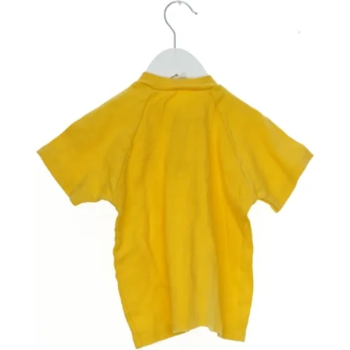Gul polo T-shirt til børn fra Fixoni (str. 104) fra Fixoni (str. 104) fra Fixoni (str. 104)