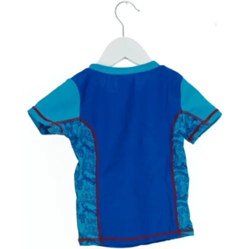 Børne UV-bluse med piratmotiv fra Disney (str. 104)