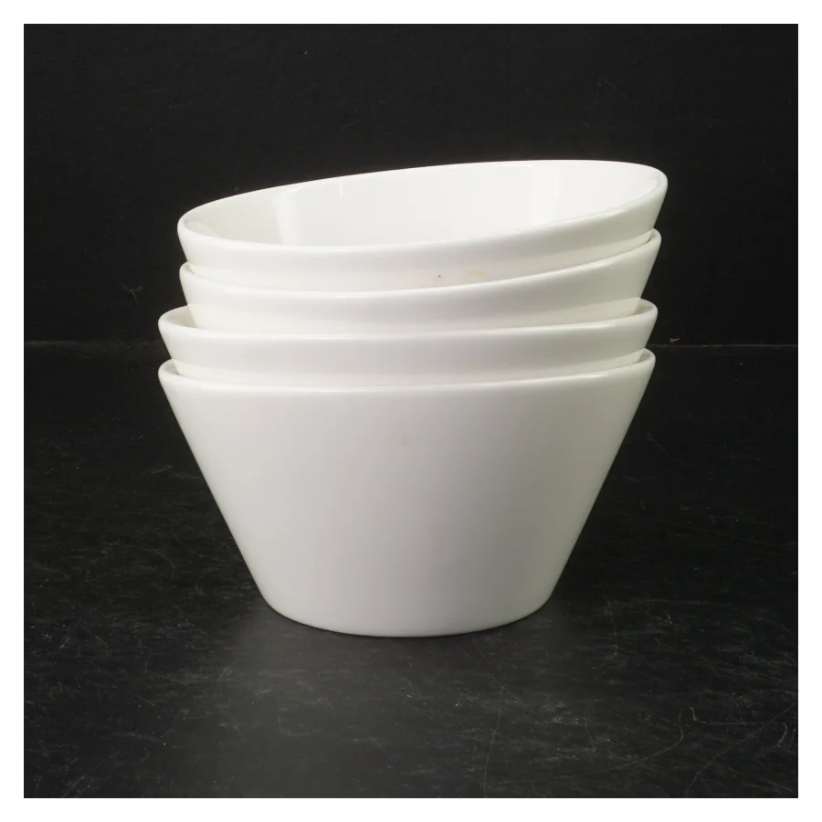 Hvide porcelænsskåle (str. Ø. 14 cm. 4 styk)