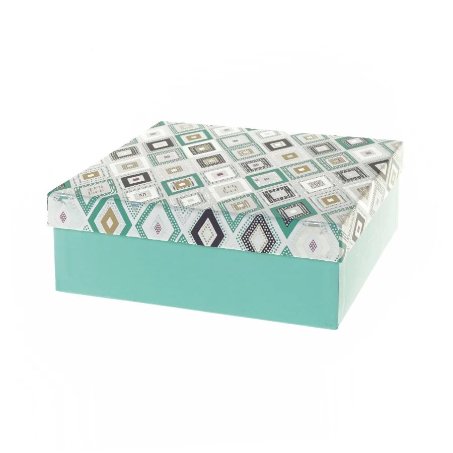 Dekorativ opbevaringsæske (str. 8x22,5x22,5 cm)