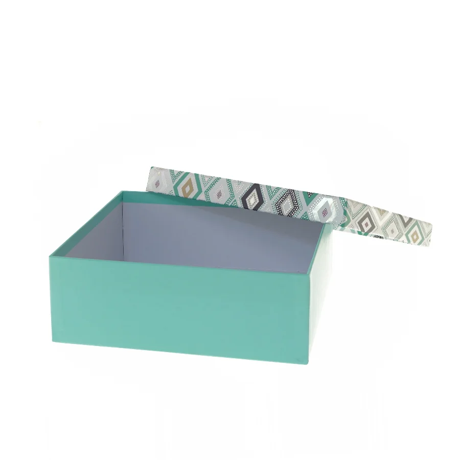 Dekorativ opbevaringsæske (str. 8x22,5x22,5 cm)