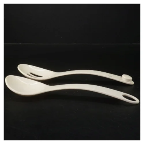 Plastik serveringssæt med ske og hulske (str. 24x7 cm)