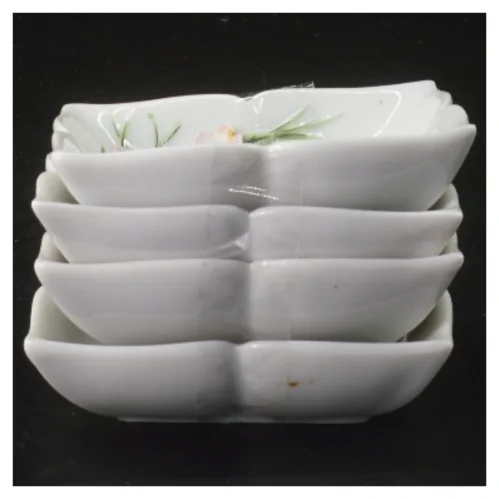 Sæt med 4 nye tsmå porcelænsskåle (str. 4 stk 7,5x8,5 cm)til f.eks sushi