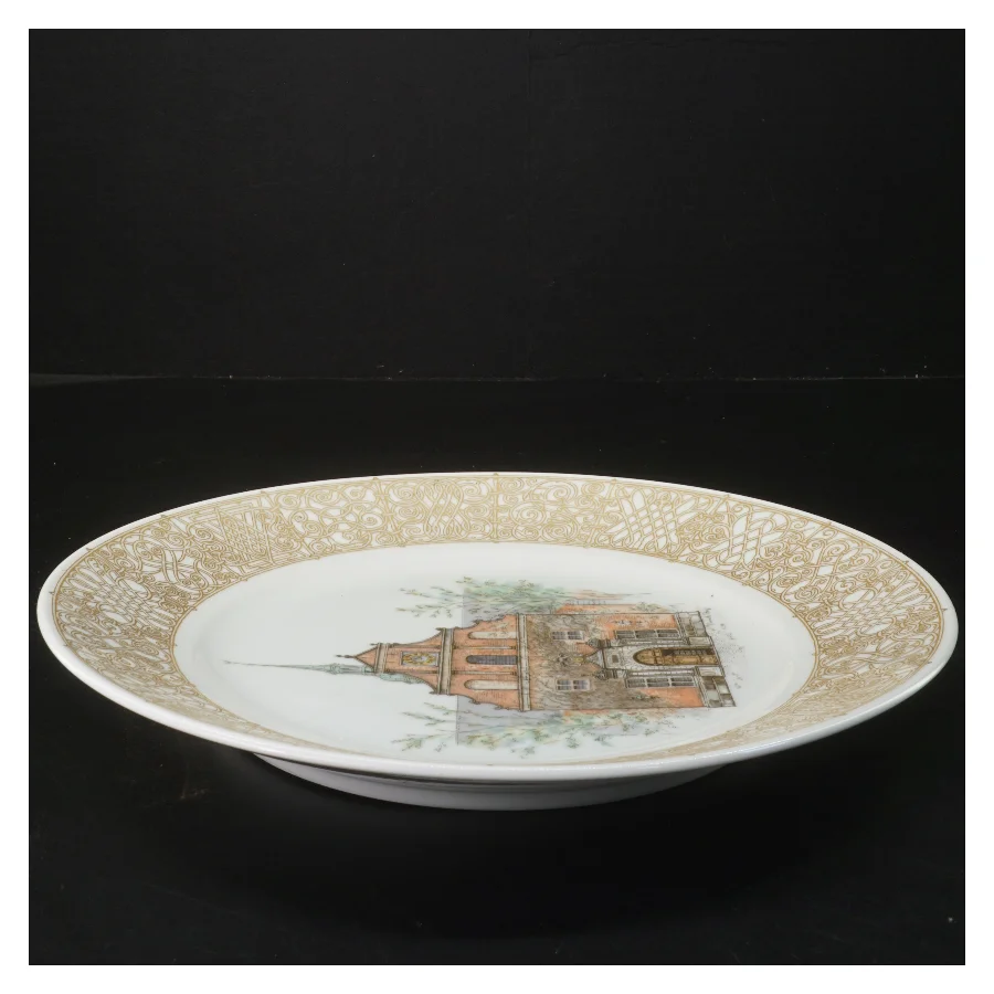 Porcelænstallerken med motiv af Holmens Kirke fra Royal Copenhagen (str. Ø 27,5 cm)