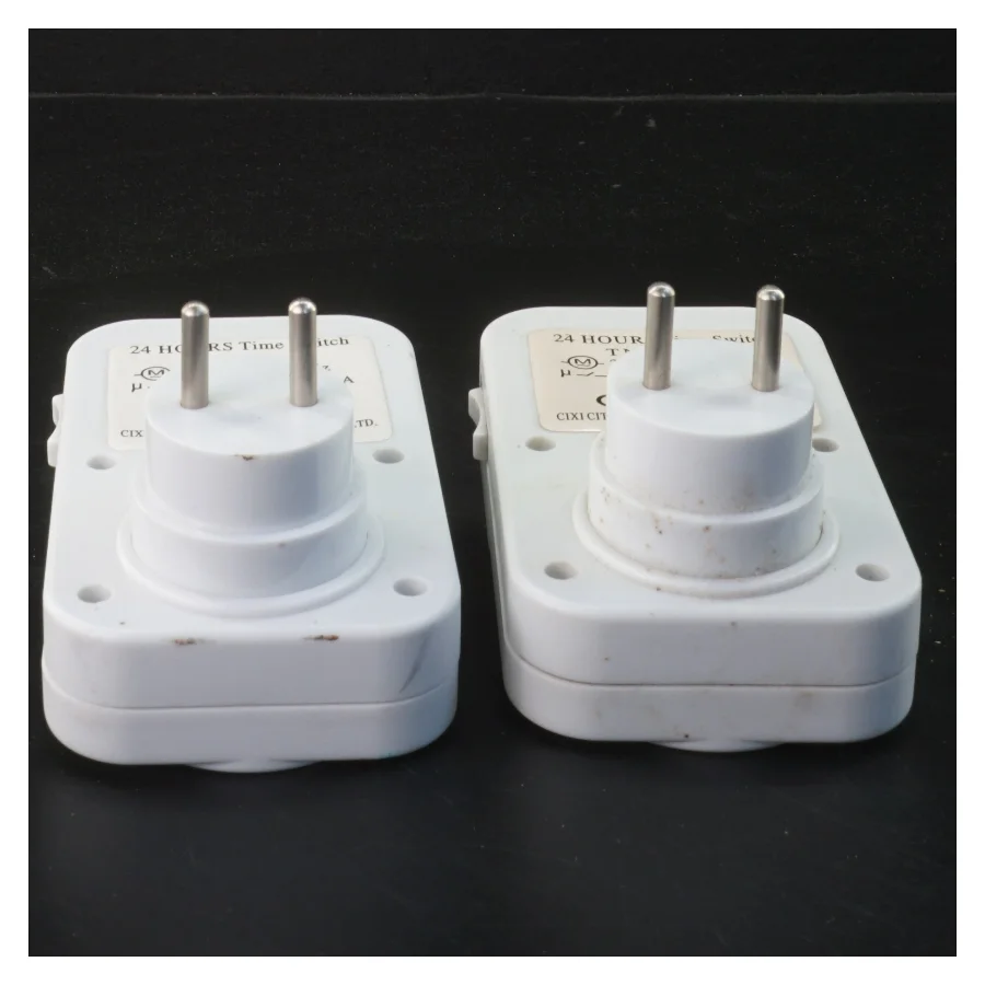 2 stk nye 24-timers tidsafbrydere fra Elworks (str. 2 stk 12,5x7 cm)