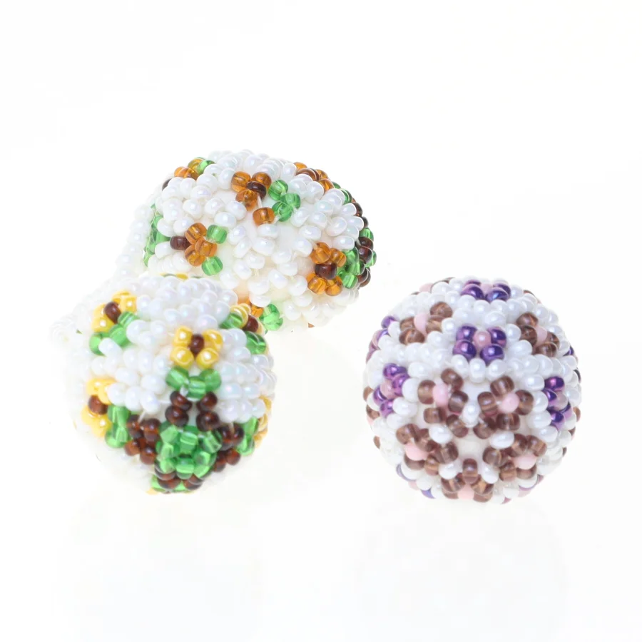 Håndlavede perleæg pynt (str. 3 stk 3 cm)