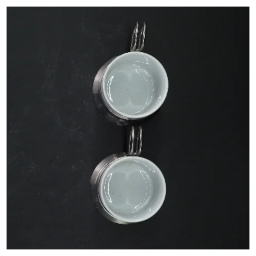 Sæt af porcelænskrus fra Menumed metalhåndtag (str. 6 cm)