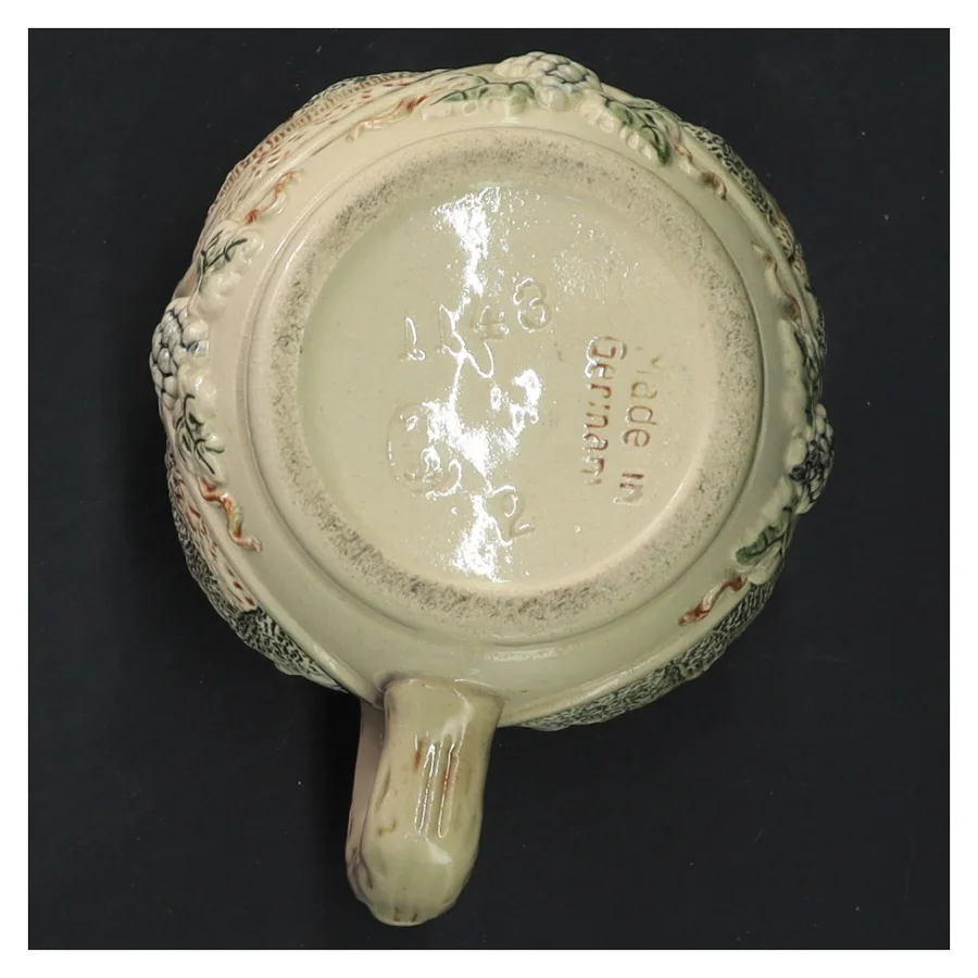 Keramikkrus med dekoration (str. 10x9 cm)