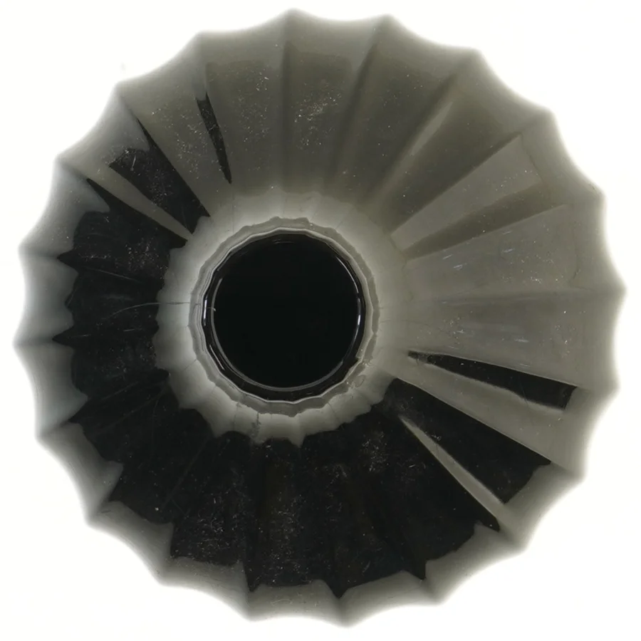 Sort riflet vase (str. 20 cm)